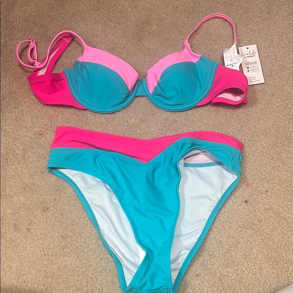 Cupshe Blue and Pink Bikini Set Modern Sporty Design